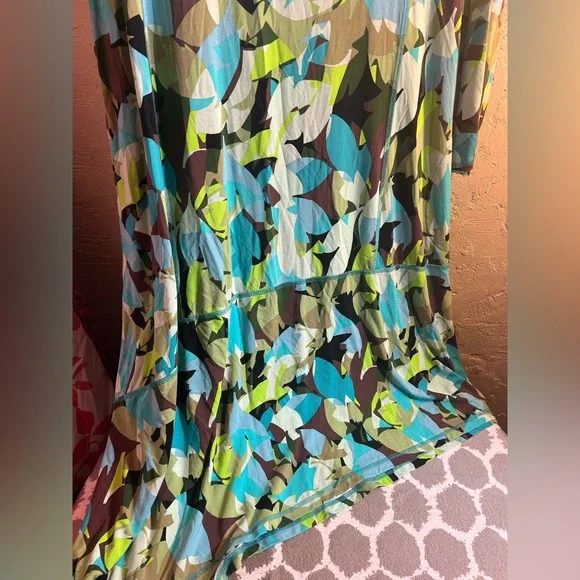 Plus size Maxi LOGO by Lori Goldstein Multicolor Leaf Print Maxi Dress 2X - Picture 7 of 10